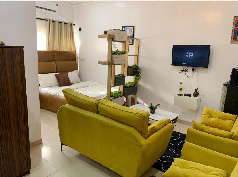 Cozy Studio Unit In Lekki Phase 1 - Kitchen, 24-7 Light, Wifi, Netflix Leilighet Lagos Eksteriør bilde
